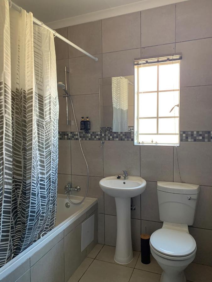 Rhino House With 3 Bedrooms Next To Pilanesberg And Sun City Mogwase Εξωτερικό φωτογραφία