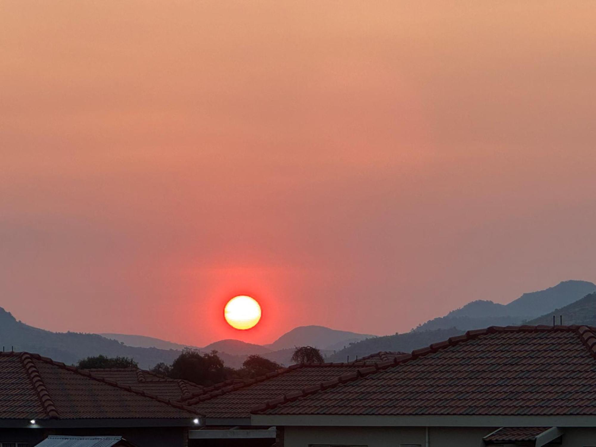 Rhino House With 3 Bedrooms Next To Pilanesberg And Sun City Mogwase Εξωτερικό φωτογραφία